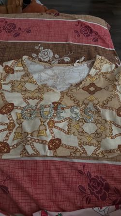 Guess shirt (size M)