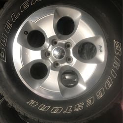 5 Yantas Con Rines Como Nuevos $150 Los 5 Para Jeep Rubicon