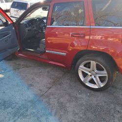 SRT 8. Jeep Cherokee 