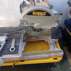 DeWalt Tile Cutter