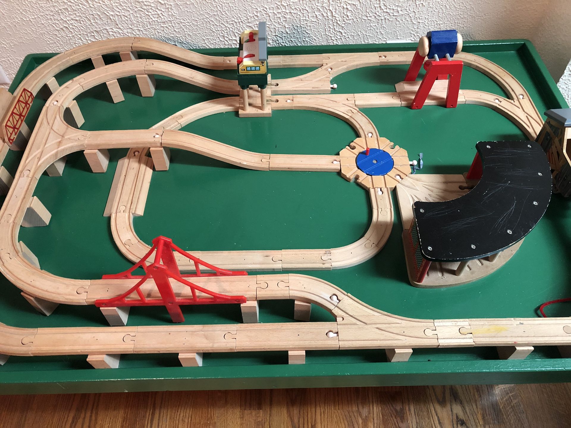Train table with accessories