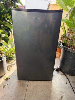 Midea Compact Mini Fridge