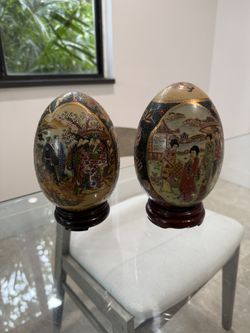 Pair of vintage royal Satsuma hand painted porcelain eggs