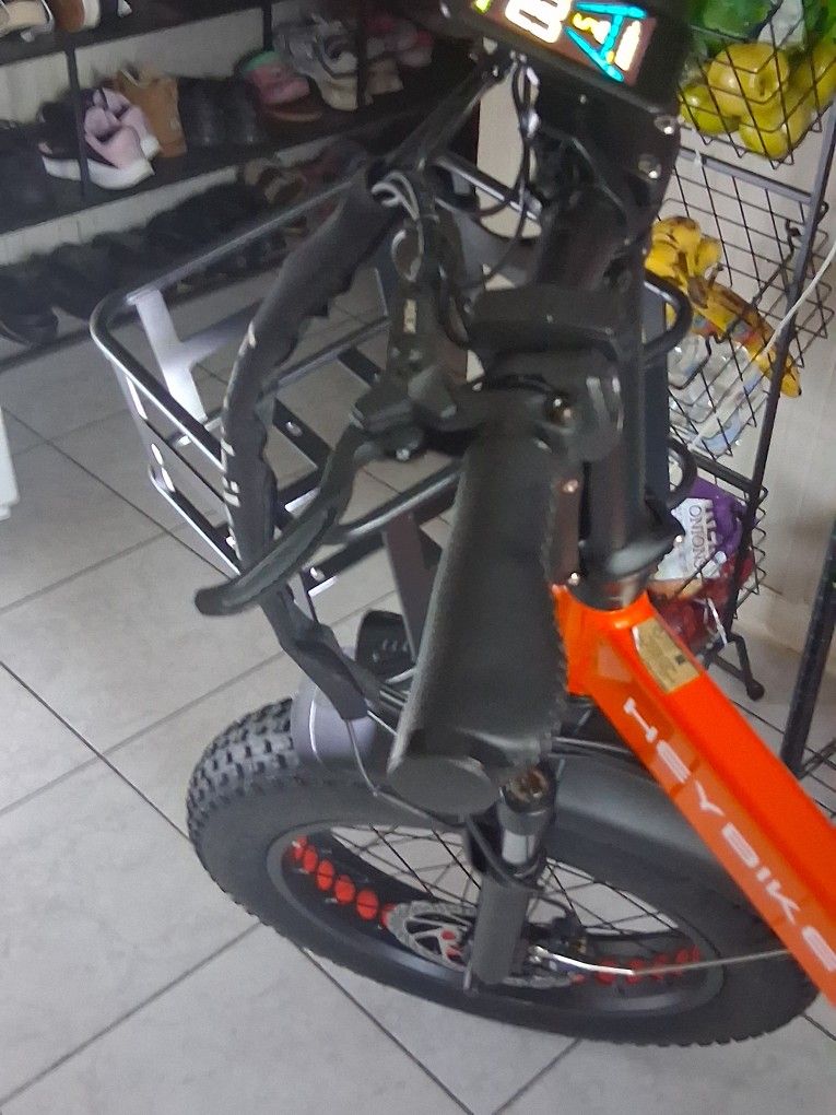 Electric Heybike  Very New 1000 Watts  Mph 28 Whitout Pedals  Folding Bike