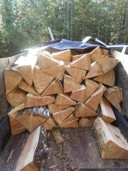 Dry firewood for sale