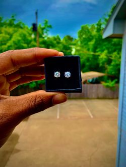 VVS1 Moissanite 1 CT(carat) Stud Earings
