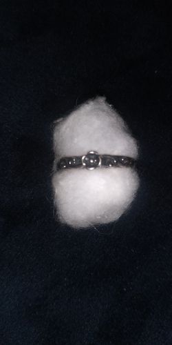 Sterling toe ring with flower design