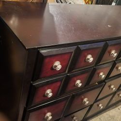8 Drawer Dresser