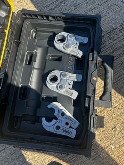 DeWalt Compact Press Jaw Set with Case