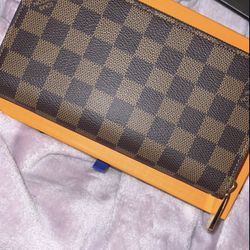 Lv Wallet ! Pick Up Only NyC 