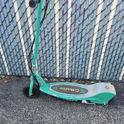 Green Razor E275 Electric Scooter with Charger