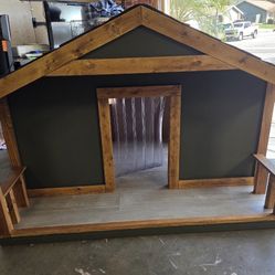 *Summer Ready** XL Dog House With A/C