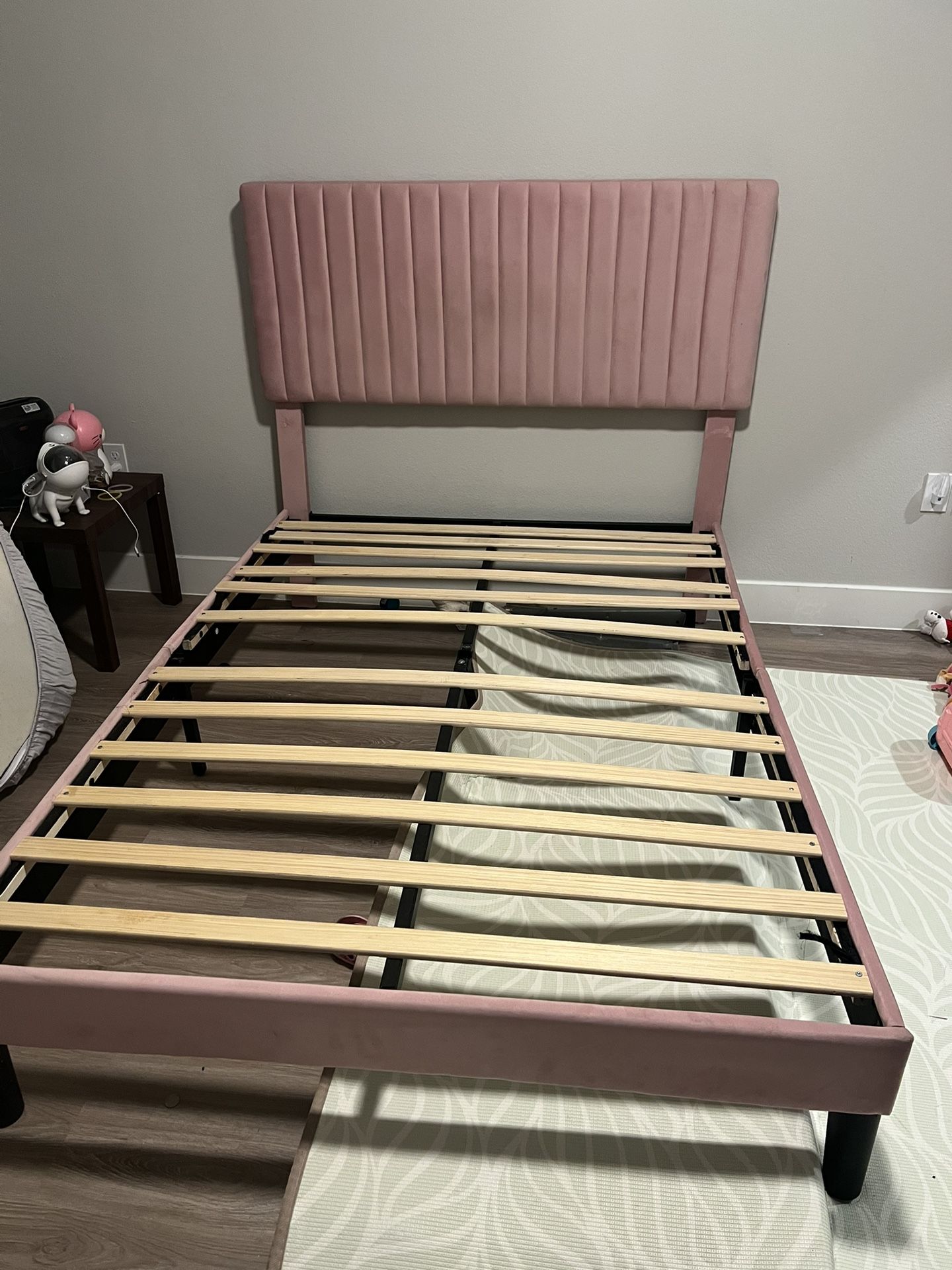 Frame Full Bed Color Pink