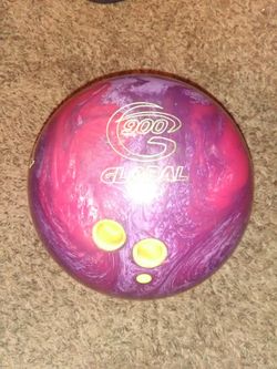 Global 900 Jewel bowling ball