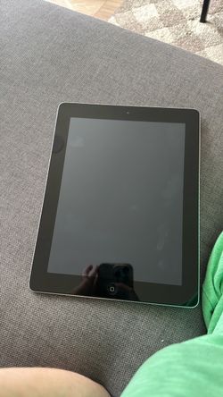 Apple iPad 4th Gen (Silver/White) – 16GB