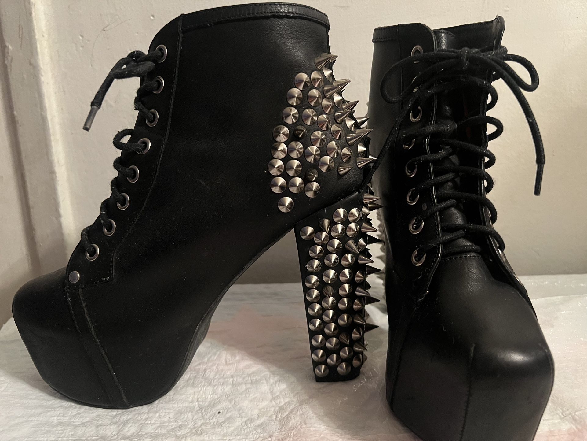 Jeffrey Campbell spiked Litas