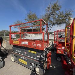 SCISSOR LIFT 26 FT 32 IN ELECTRIC