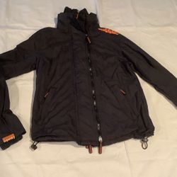 WOMENS SUPERDRY SIZE SMALL BLACK MESH LINED LIGHT ZIP UP JACKET COAT CASUAL FOR VERY COLD WEATHER  OR RAIN.  $120.00