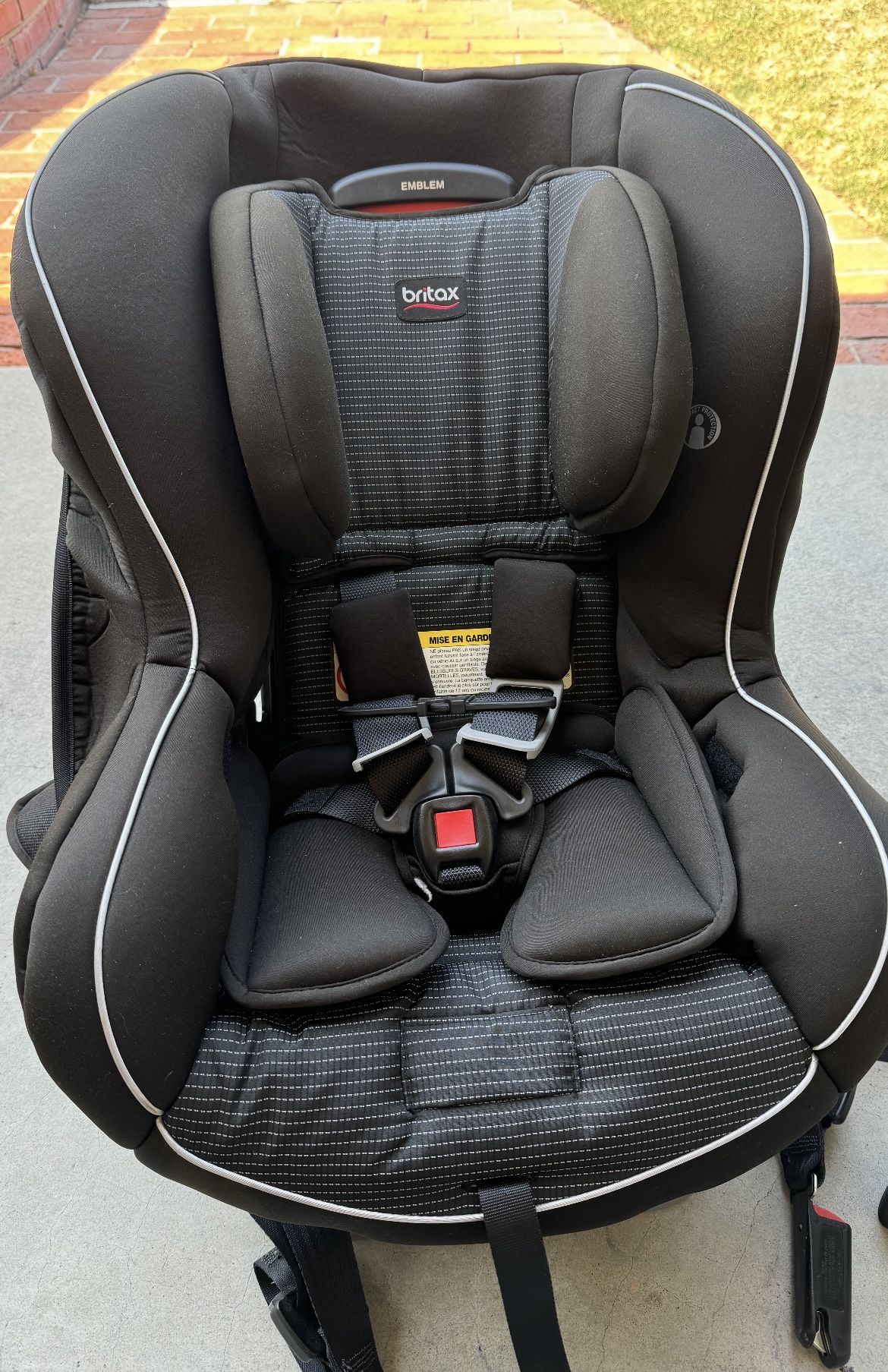 Britax Emblem 3 Grow With Me 