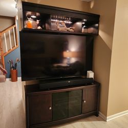TV Stand With Wall-mounted Shelving