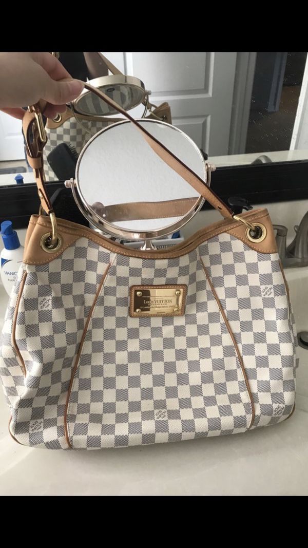 Louis Vuitton purse for Sale in Tampa, FL - OfferUp