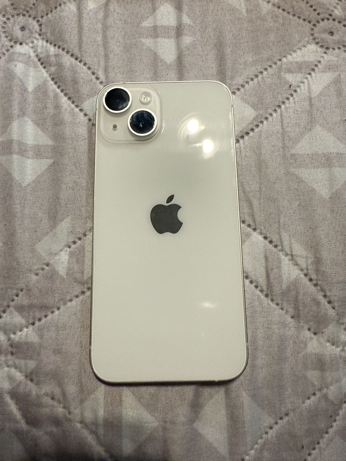 iPhone 14 White