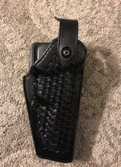 Safariland 6280 SLS Level II Mid-Ride Retention right hand Holster