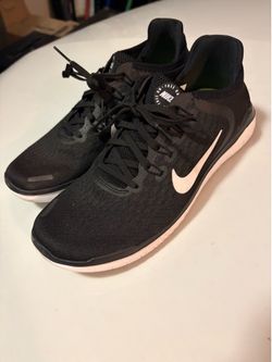 Size 8 women’s Nikes