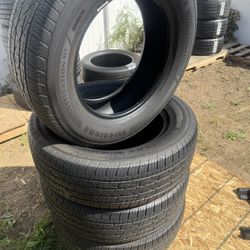 (235/65/17) Tires X4