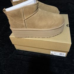 Women’s Ugg Platform Mini
