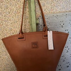 Dooney & Bourke Tote Purse