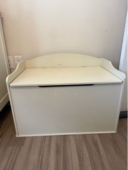KidKraft Wooden Toy Chest / Storage Bench