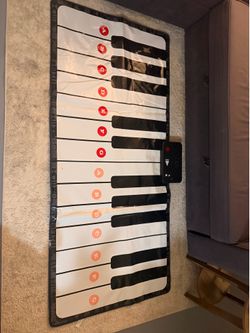 FAO Schwarz piano mat for kids