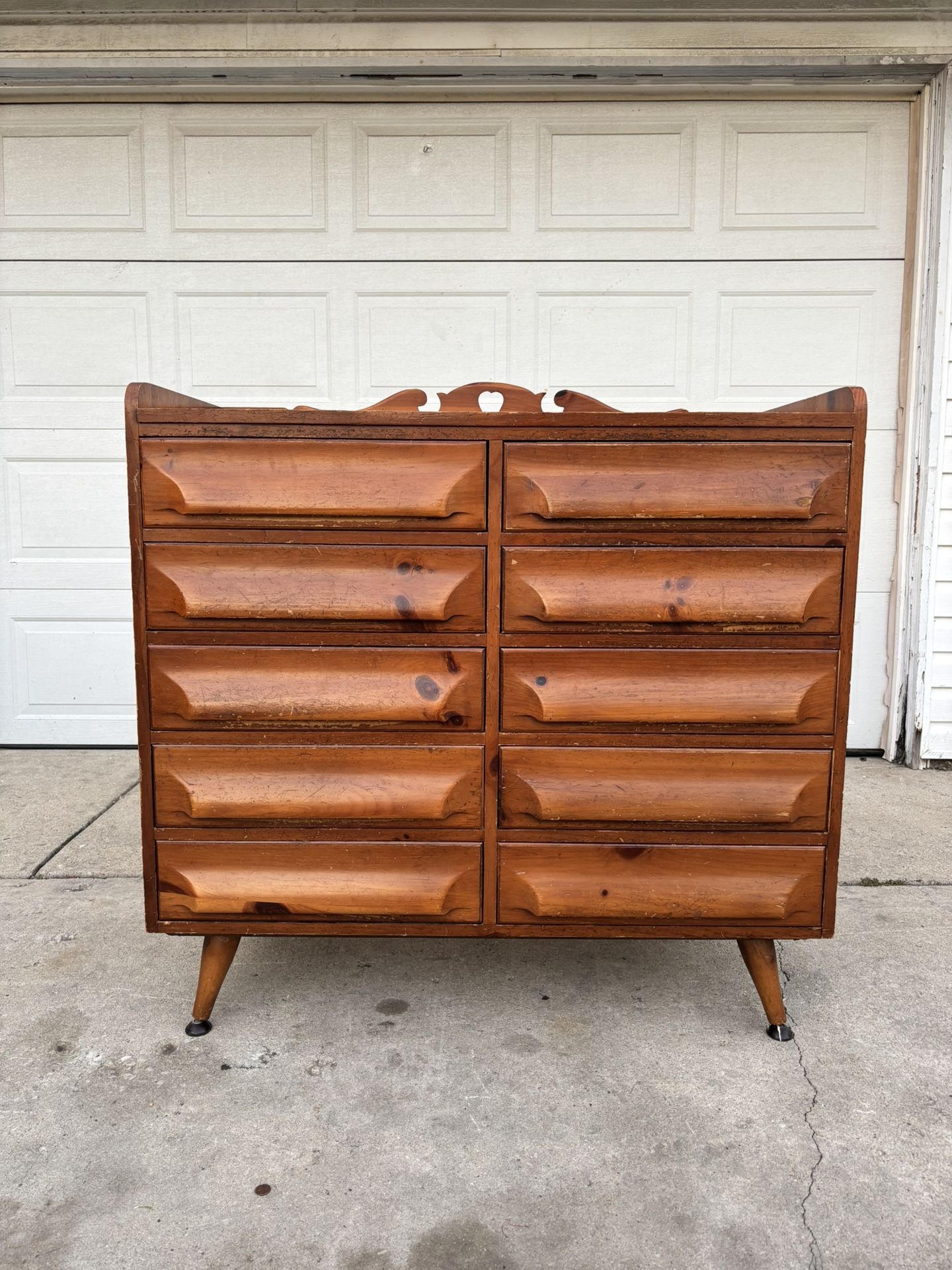 ‼️10 DRAWER CHEST BY Franklin Shockey FURNITURE‼️FOR SALE 250$ OR BEST OFFER🚚DELIVERY AVAILABLE🚚