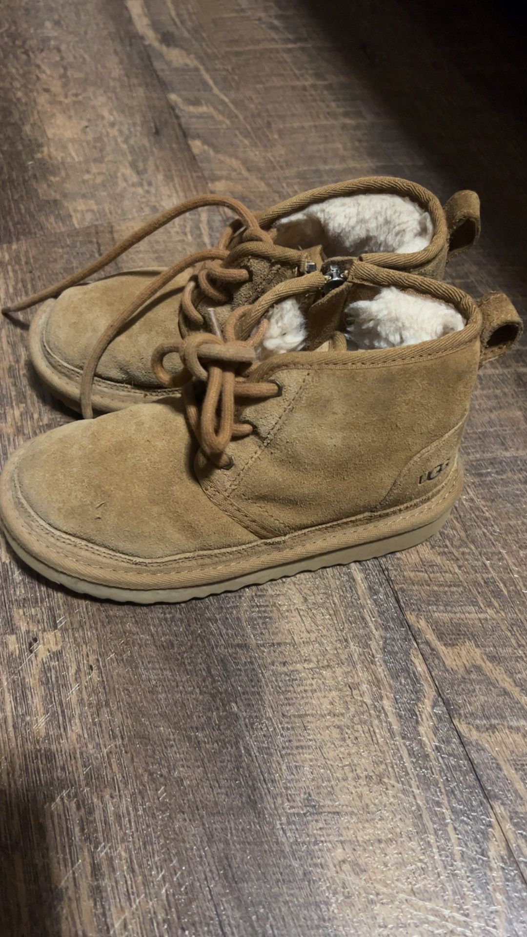 Kids Ugg Size 12