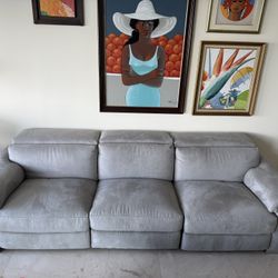 NEW Reclinable Sectional With USB For Sale. 