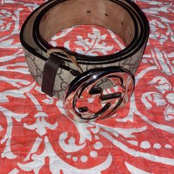 Gucci G Buckel Belt