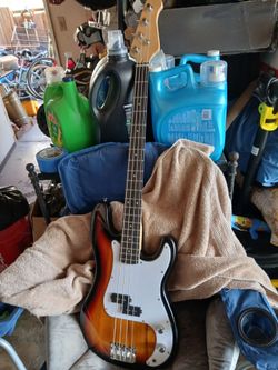base guitar