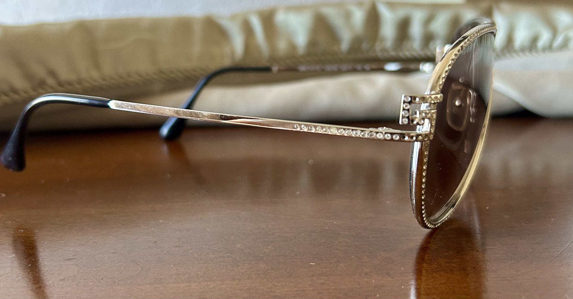 Brand New Authentic Versace Sunglasses NEVER WORN– Silver  display picture 1