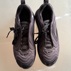 Nike Air Max 720 Black Low Top Athletic Shoes