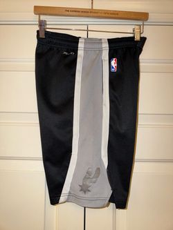 Kids sz L spurs shorts