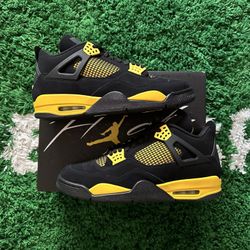 Jordan 4 Retro Thunder 2023 