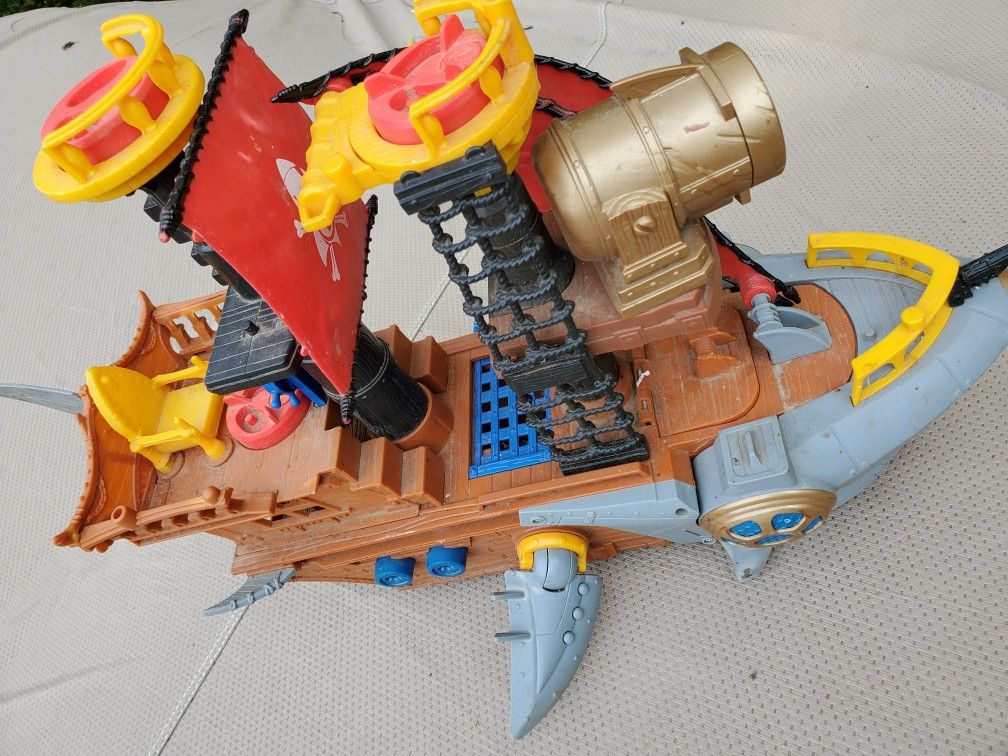 Mattel 2005/ 2006 Pirate Ships ( No Figures)