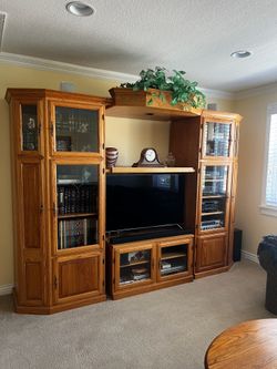 Entertainment center