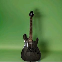 Schetcher Diamond Series. Beautiful Condition. Pro Setup With D'Addario Strings!$395