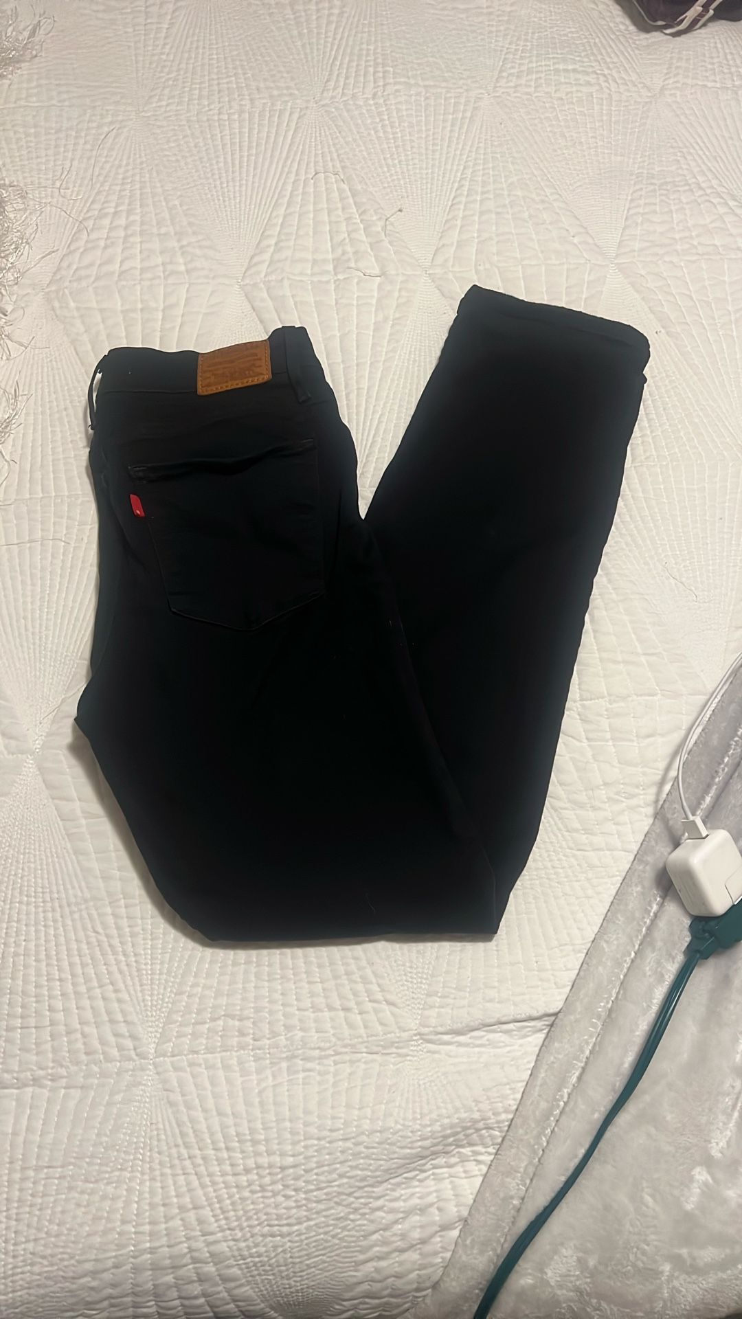 Woman’s  Black Levis Size 29