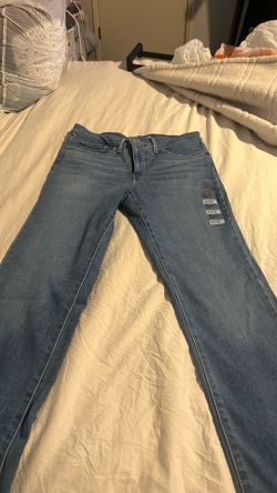 Women’s Levi jeans