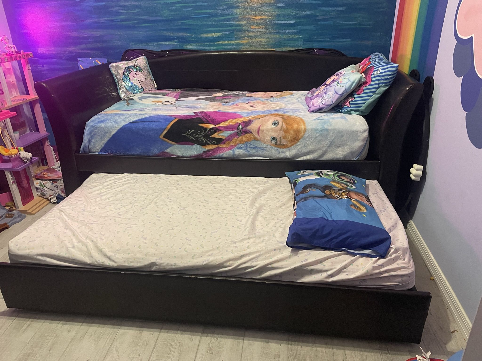 Day Bed (Two Twin Bed )