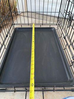 MEDIUM DOG KENNEL, TWO-DOOR, WITH DOG DISH