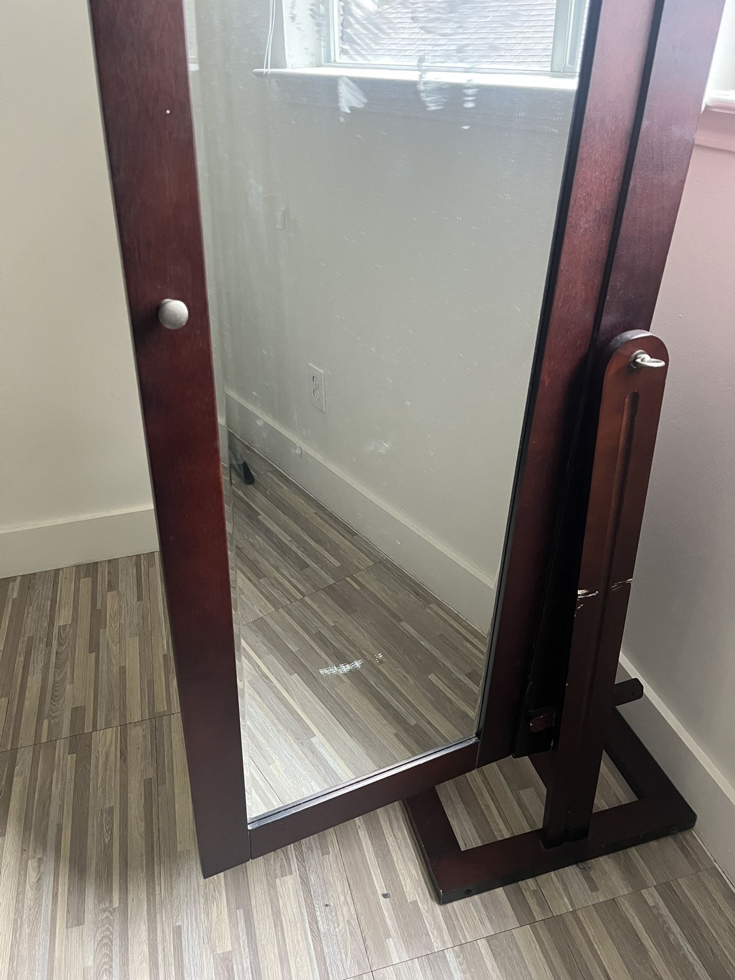 Jewelry Store Mirror 